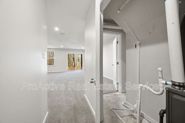 Foto del edificio - 4301 Whitfield Ln