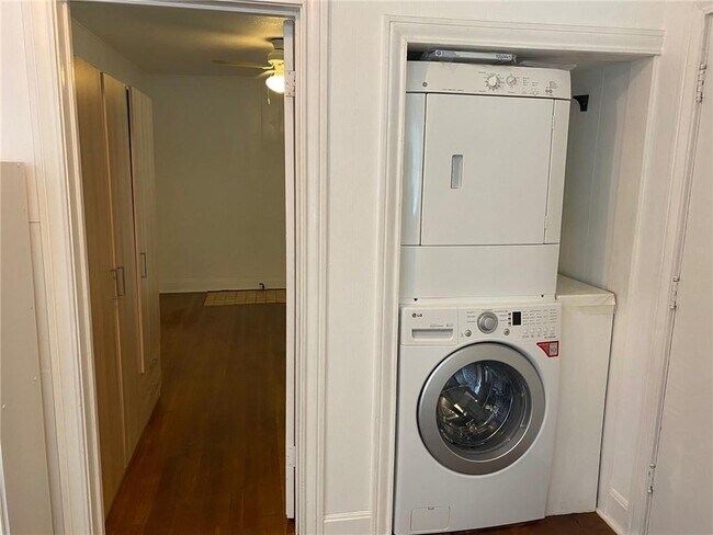Foto del edificio - 917 E 37th St