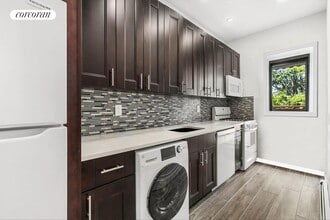 Building Photo - 563 40th St