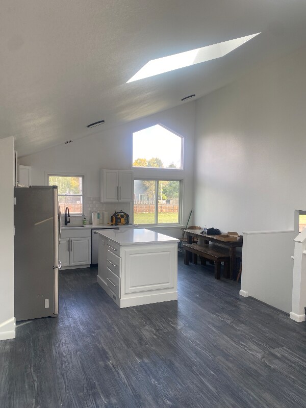 Foto del edificio - 967 Claremont Pl