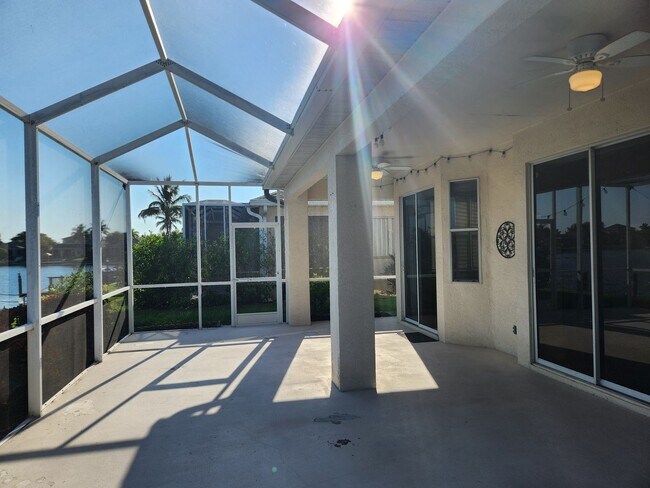Building Photo - 1742 Emerald Cove Cir