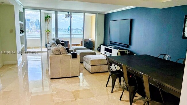 Foto del edificio - 848 Brickell Key Dr