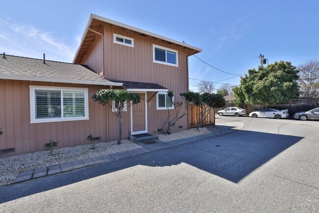 Foto del edificio - 1329 Essex Way