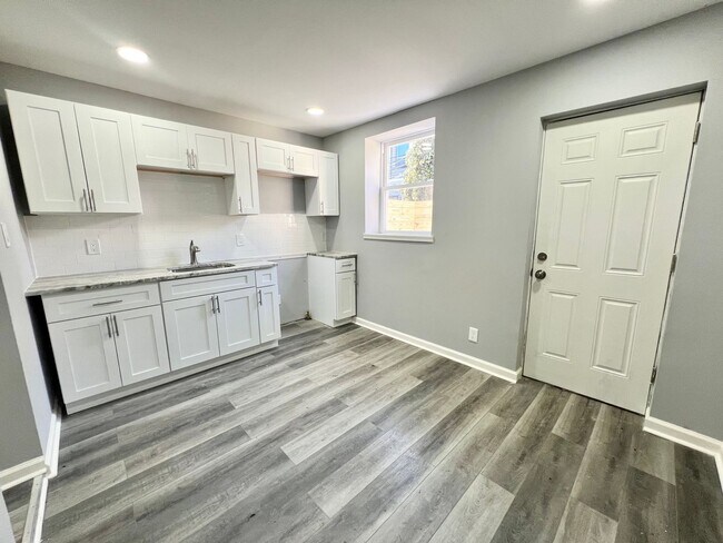 Building Photo - Anika Homes 2 Bedroom