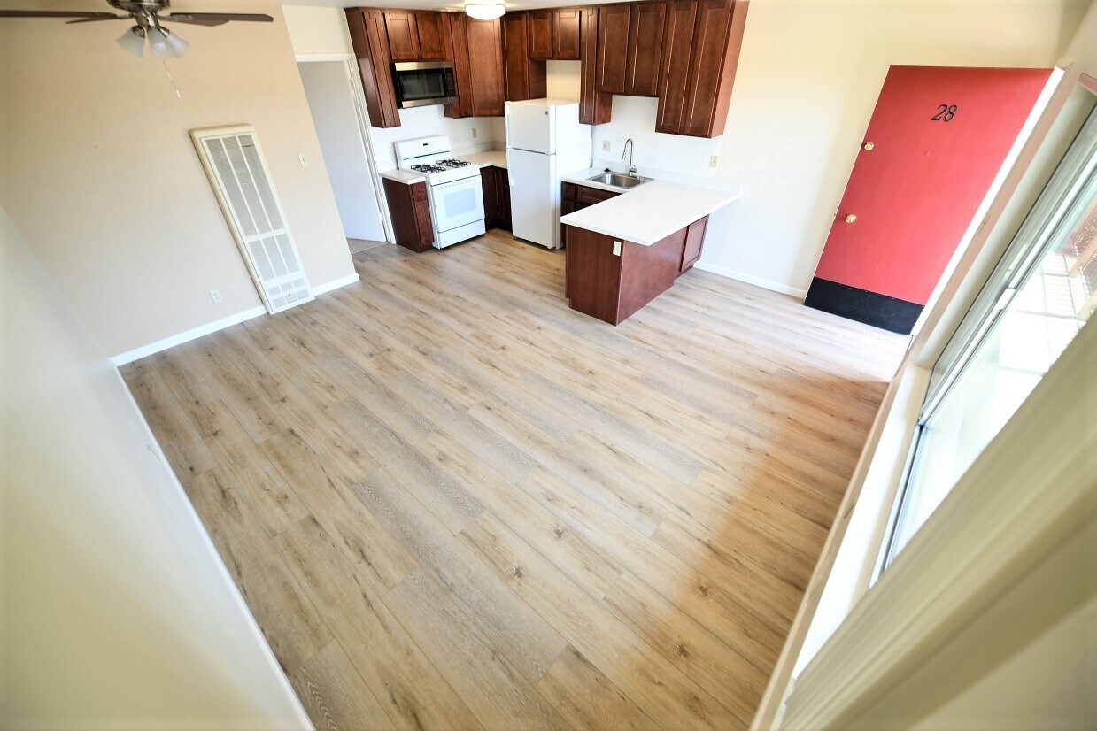 Primary Photo - 5412 Claremont Ave