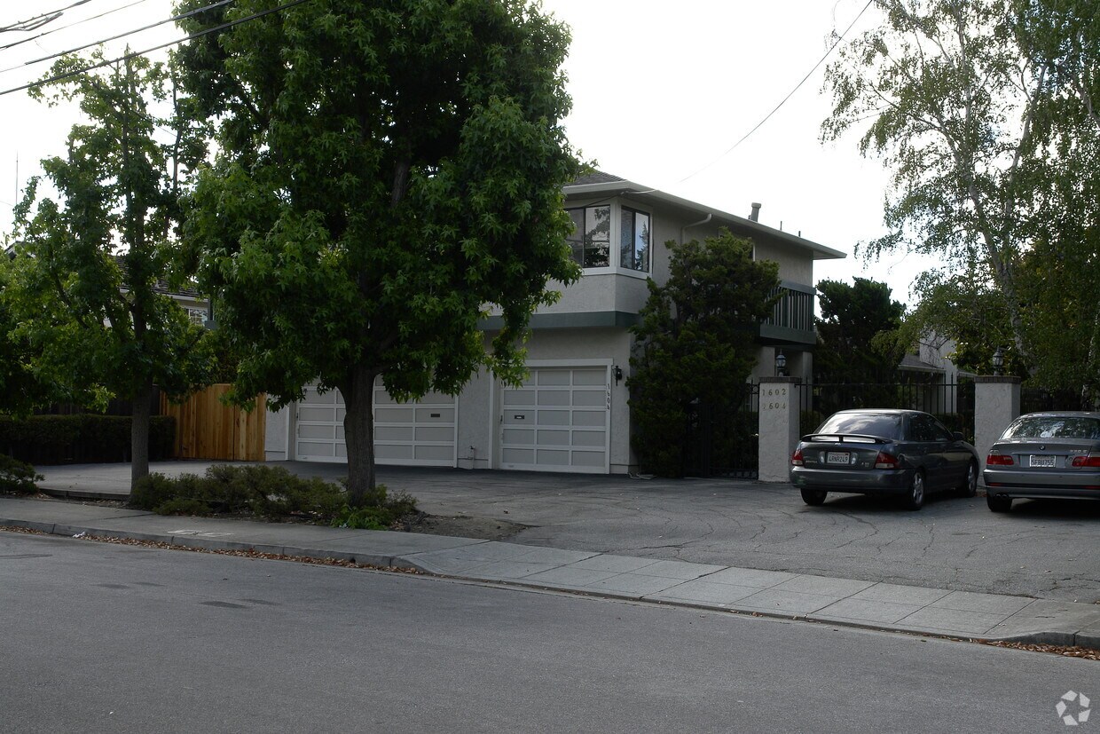 Foto del edificio - 1602-1604 Silver Ave