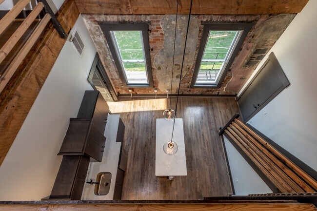 Foto del edificio - 1533 Elm St