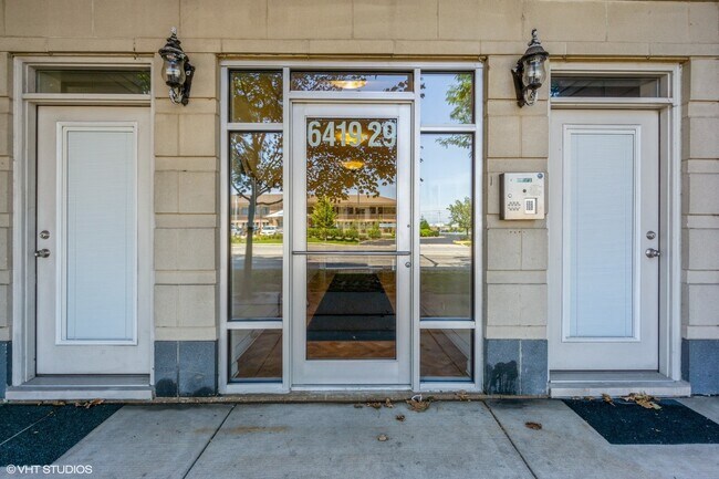 Foto del edificio - 6425 W Touhy Ave