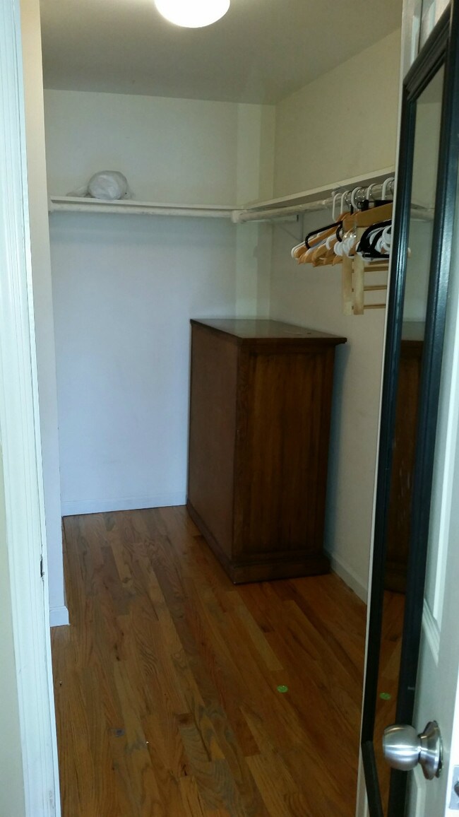 Building Photo - 4017 21st Ave