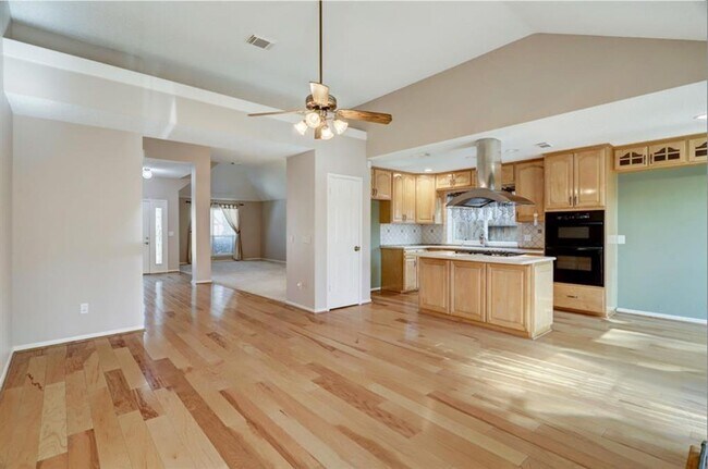 Building Photo - 7422 Shangrila Ln