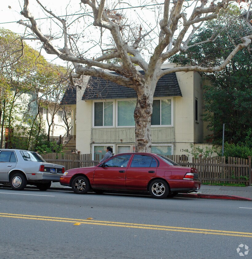 Primary Photo - 1340 Lincoln Ave