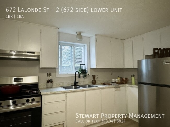 Building Photo - 672 Lalonde St