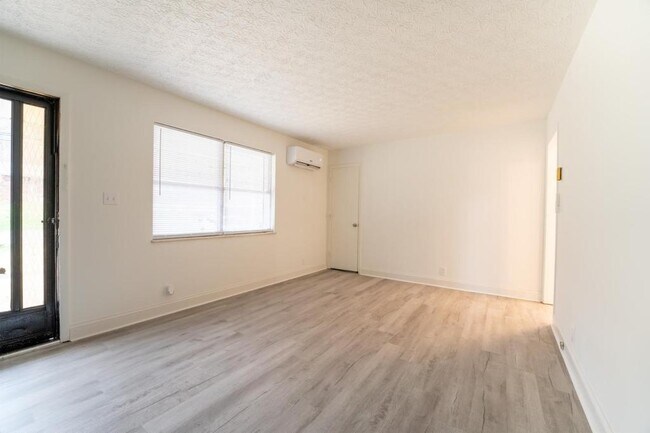 Building Photo - 2936 Mynatt Rd Unit 1