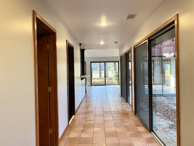 Foto del edificio - Rare opportunity to rent in Hilton Head Pl...