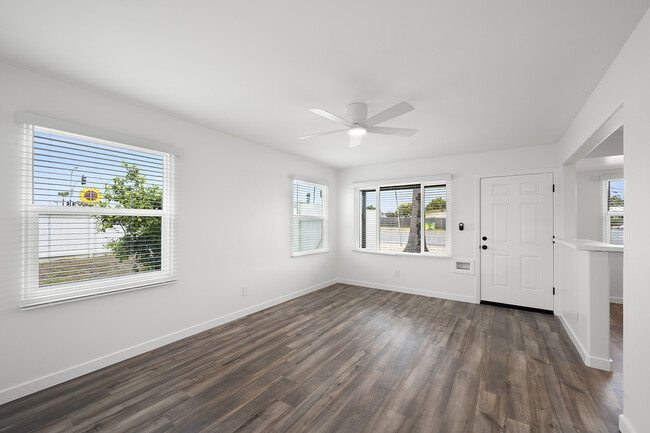 Foto del edificio - 6378 Streamview Dr