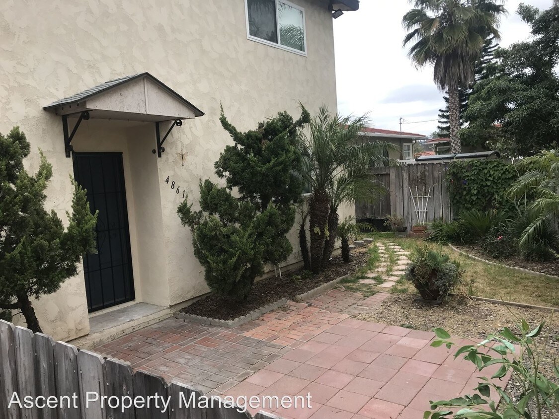 Primary Photo - 4861-4865 Palm Ave