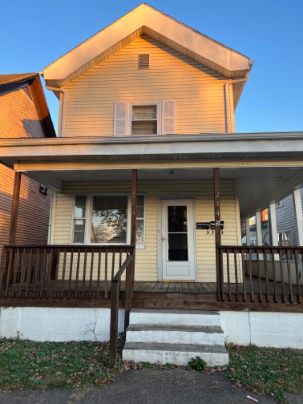 Foto principal - 214 Buffington St