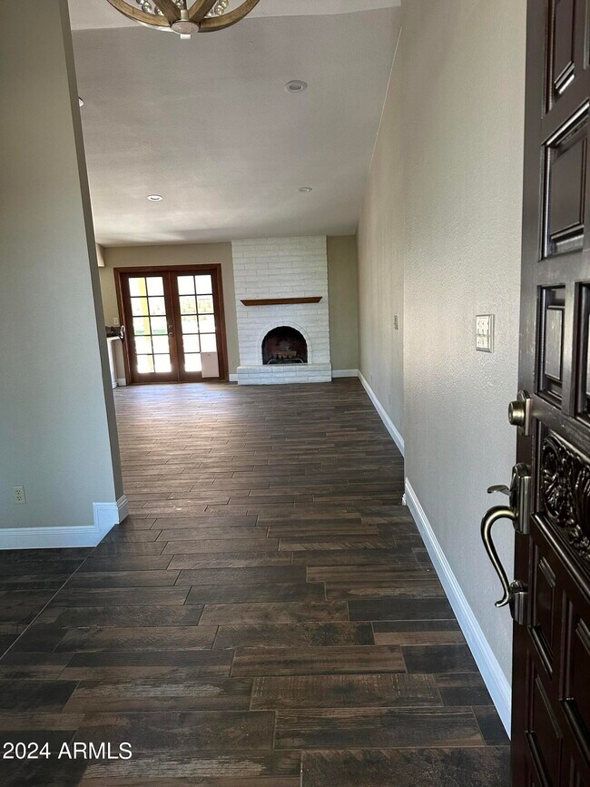 Foto del edificio - 2615 E Marilyn Rd