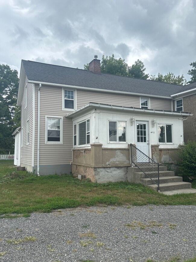 Building Photo - 490 Bangs Rd