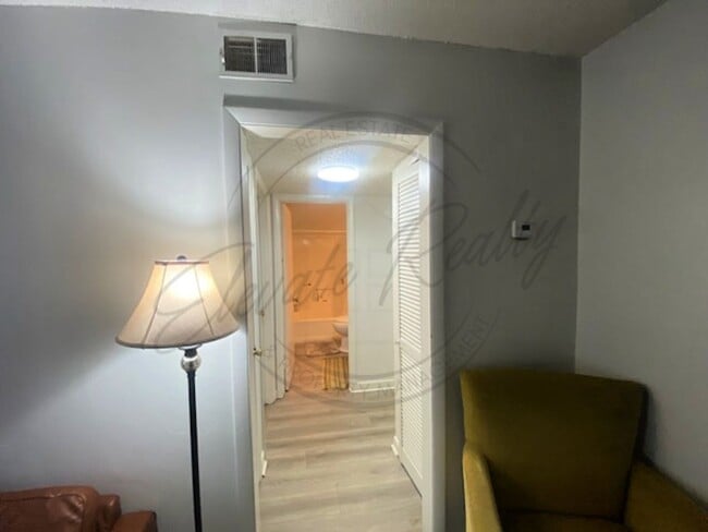 Building Photo - Roommate Wanted – Private Bedroom in 2-Bed...