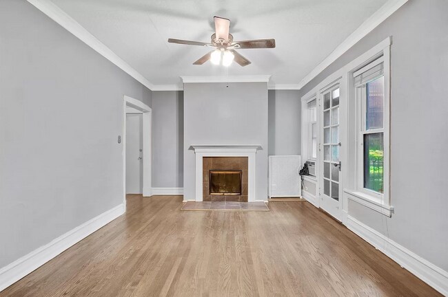 Building Photo - 3642 N Pine Grove Ave