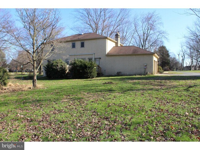 Building Photo - 202 N Benjamin Dr