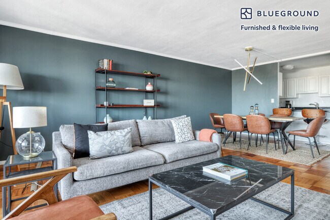 Foto del edificio - 8 Whittier Pl