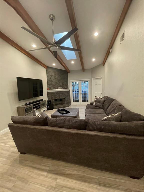 Foto del edificio - 1450 Mahogany Ln