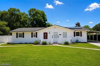 Building Photo - 655 Pointview Rd