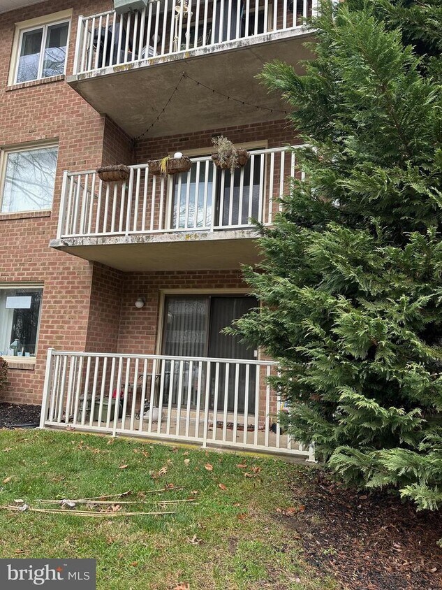 100 Campbell Cir Unit 6, Downingtown, PA 19335 Room for Rent in
