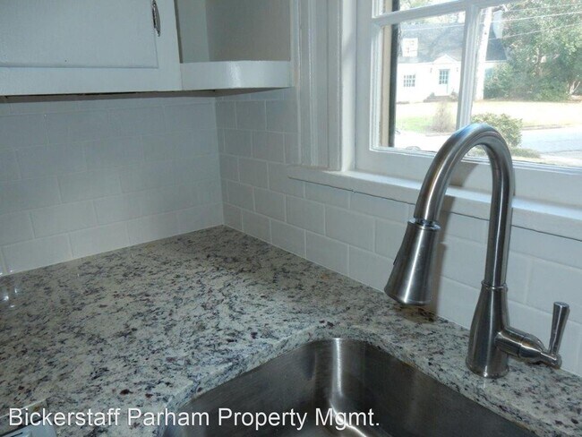 Foto del edificio - 2 br, 2 bath House - 1425 Peacock Avenue