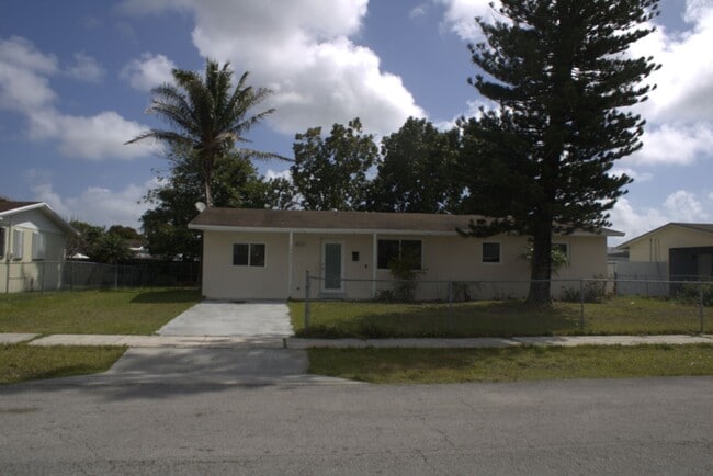 Photo - 19827 SW 118th Pl House