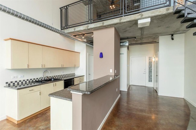 Building Photo - 2000 Bagby St