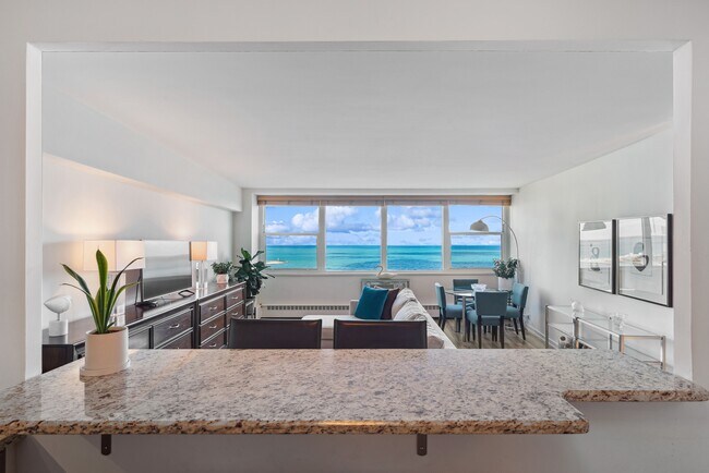 Building Photo - 1150 N Lake Shore Dr