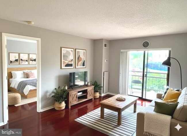 Foto del edificio - 2111 Wisconsin Ave NW