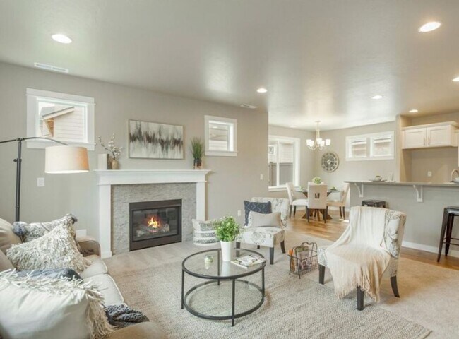 Foto del edificio - 3 Bedroom 2.5 Bath Charming Redmond Home