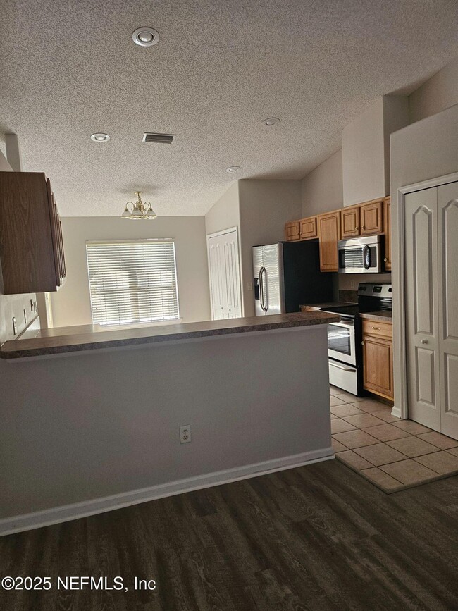 Foto del edificio - 9827 Nelson Forks Dr