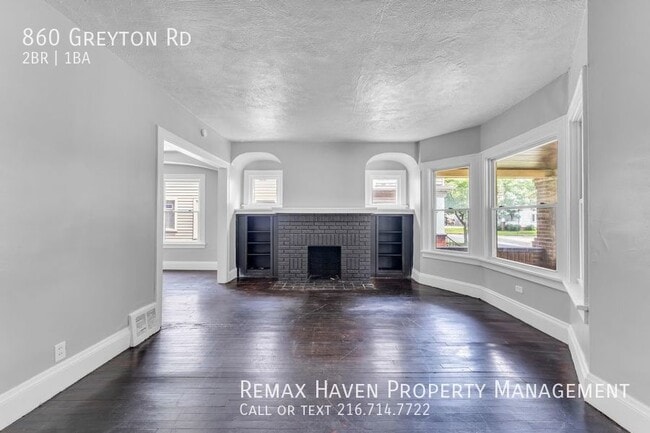 Building Photo - 860 Greyton Rd 1/DN, Cleveland Hts - Updat...