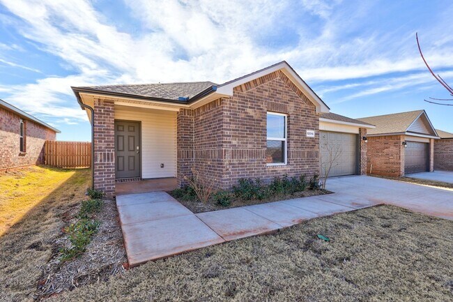 Photo - Newer Home for Rent in Mustang Schools! Up...