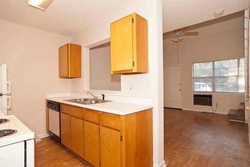 Building Photo - 4105 Spirea Dr