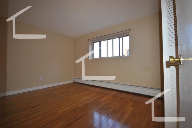 Foto del edificio - 276 Corey Rd