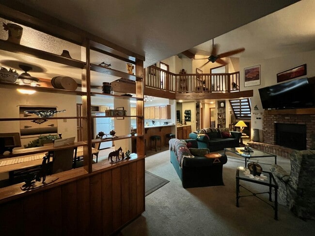 Building Photo - 2702 Juniper Cir