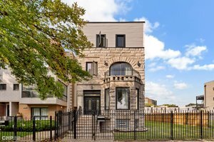 Primary Photo - 440 E Bowen Ave