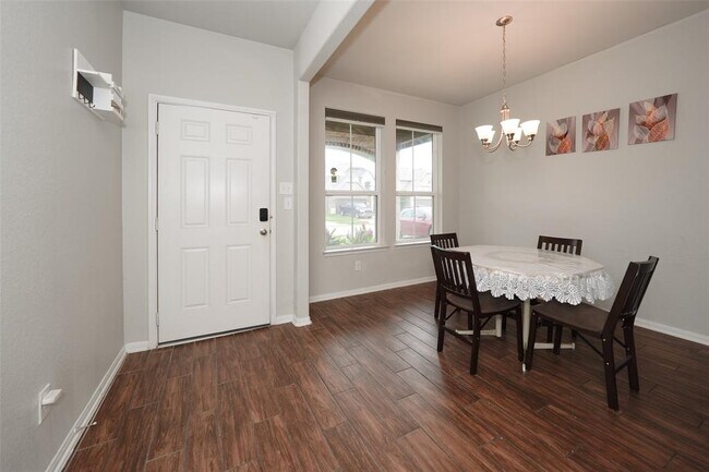 Building Photo - 3022 Bugatti Dr