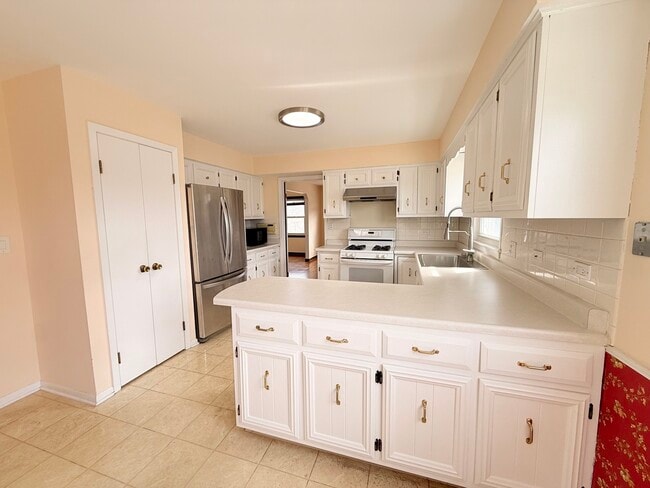 Foto del edificio - 4220 Oakton St
