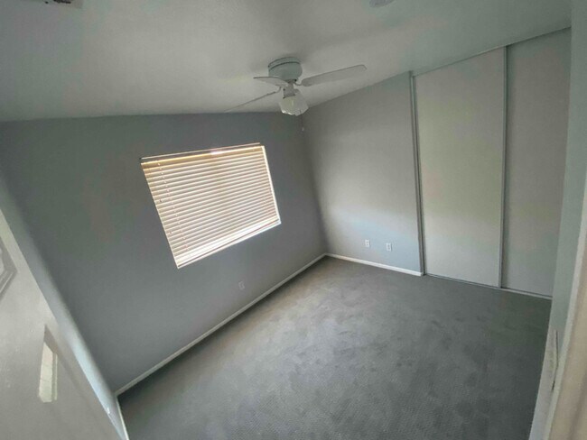 Foto del edificio - 15220 Hallmark Ln