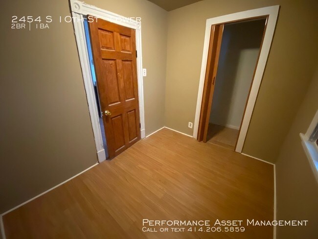 Foto del edificio - Cozy 2br South Side garden level unit