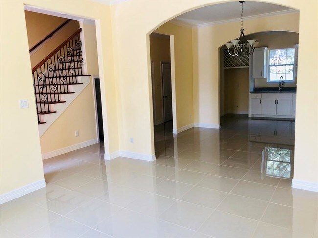 Foto del edificio - 6820 Winfield Rd