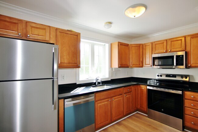 Building Photo - 39 Maple Tree Ave