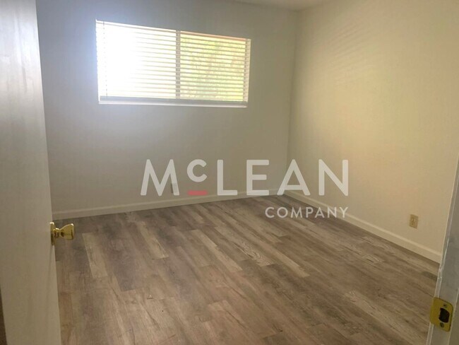 Foto del edificio - Second Floor 1 Bedroom at Palm Springs Villas